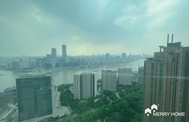 Lujiazui large 3brs apt with river view
